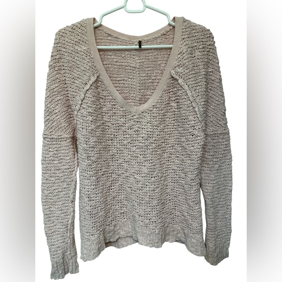 Free People Sweater Pale Pink Chunky Knit Scoop Neck Long Sleeve - Picture 1 of 7